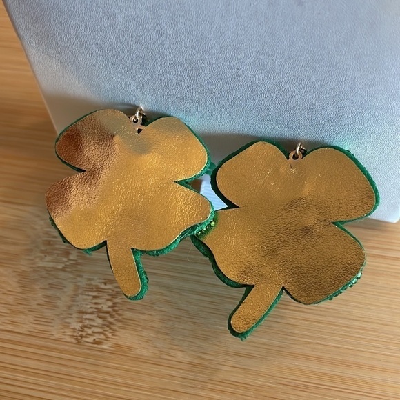 Brand New Piper K Beaded Green Shamrocks St. Patrick’s Day Drop Earrings Irish - Picture 8 of 11